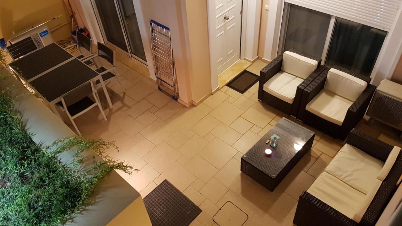 Apartment Lilly, Apartment With Communal Pool, 10 Meters From Sea Sami  Exterior photo