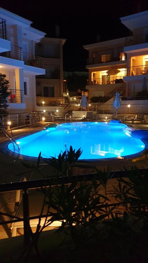 Apartment Lilly, Apartment With Communal Pool, 10 Meters From Sea Sami  Exterior photo