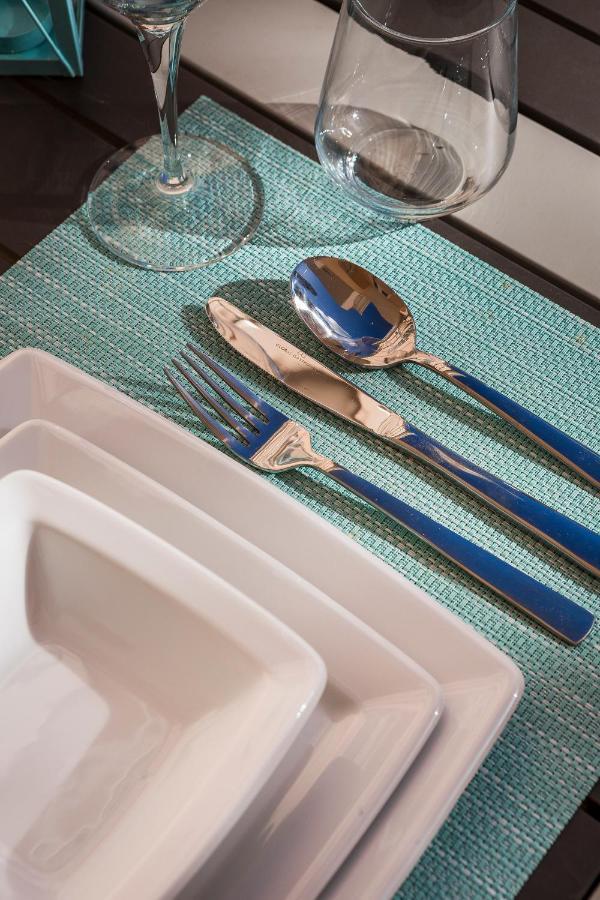 Apartment Lilly, Apartment With Communal Pool, 10 Meters From Sea Sami  Exterior photo