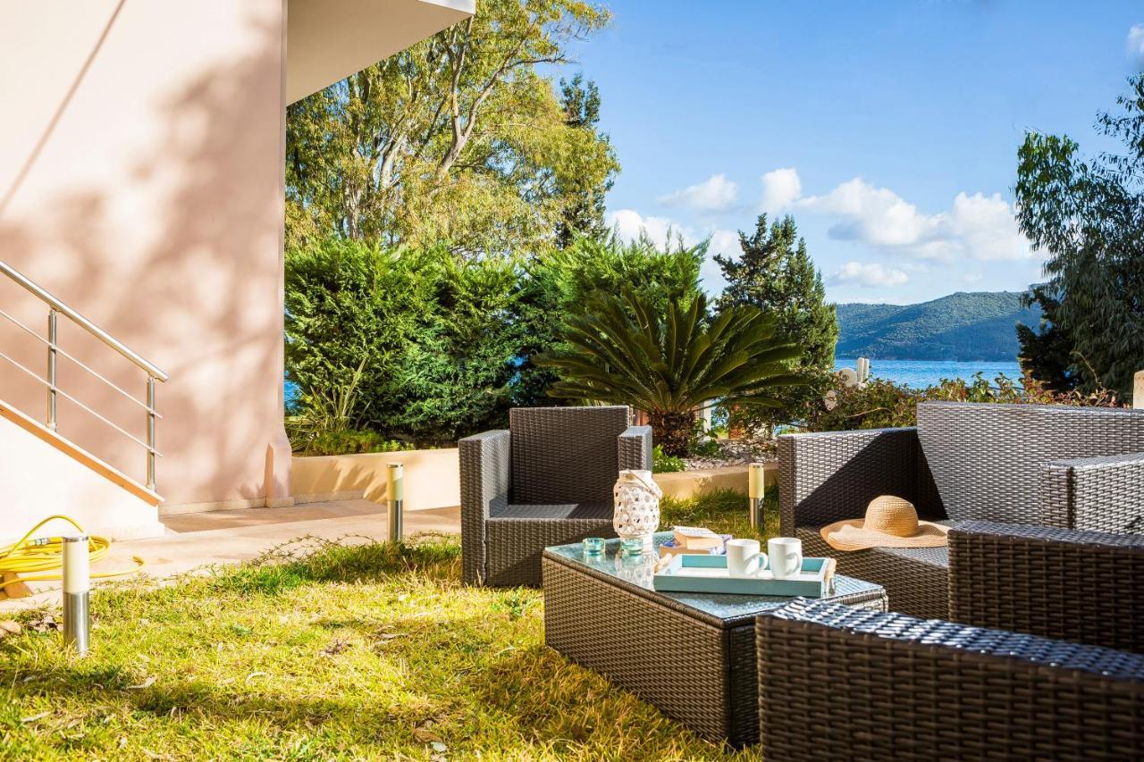 Apartment Lilly, Apartment With Communal Pool, 10 Meters From Sea Sami  Exterior photo